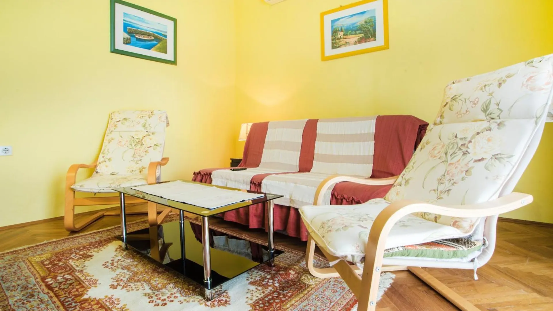 Familienwohnung In Malinska Lejlighed